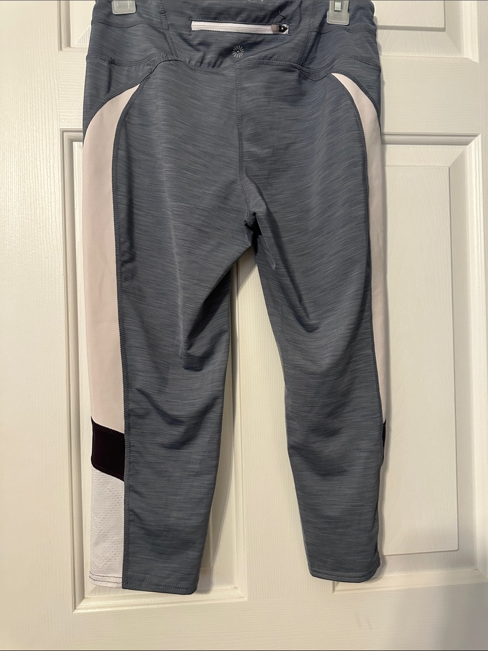 Tangerine Gray and white Active cropped Leggings